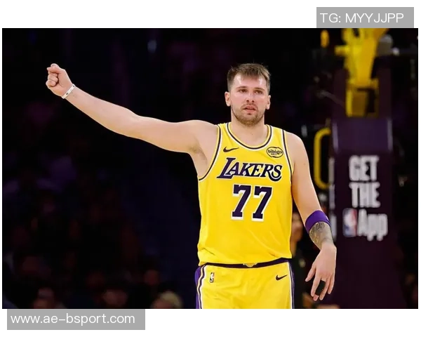 雷迪克透露东契奇与詹姆斯今日专注个人技术训练无健康隐患 雷迪克透露东契奇与詹姆斯今日专注个人技术训练无健康隐患