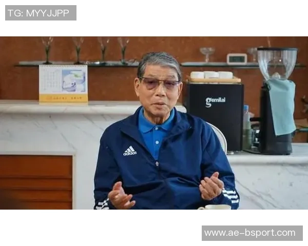 徐根宝寄语海港俱乐部助力国家队培养优秀球员共同迈向世界杯梦想