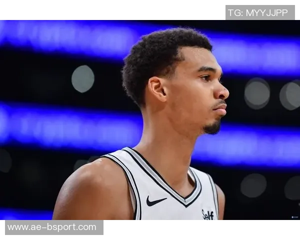 苏群分析马刺保护文班的策略背靠背对决刺湖双方都需克制与忍耐