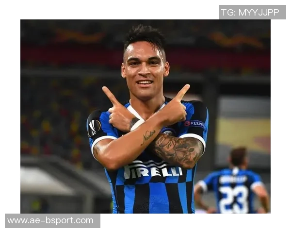 国米旧将塞雷纳盛赞劳塔罗的智慧与跑位能力直面外界批评