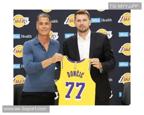 夸梅谈东契奇防守问题称与乔丹科比同场让我有些被惯坏了 夸梅谈东契奇防守问题称与乔丹科比同场让我有些被惯坏了