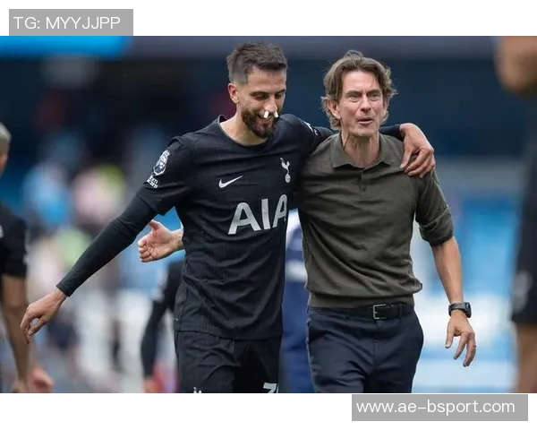 本坦库尔回顾2023年:乌拉圭晋级世界杯热刺夺得欧联家人健康是最大幸福 本坦库尔回顾2023年:乌拉圭晋级世界杯热刺夺得欧联家人健康是最大幸福